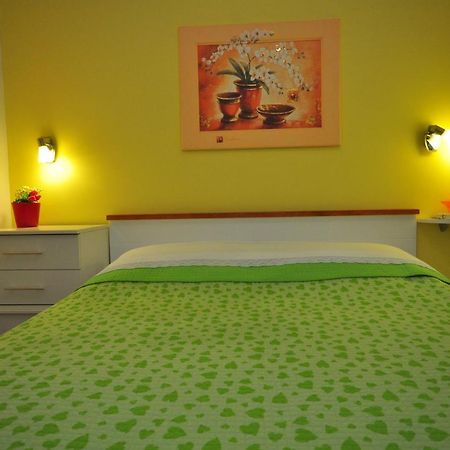Tri Palme Apartment Prvic Sepurine Exterior foto