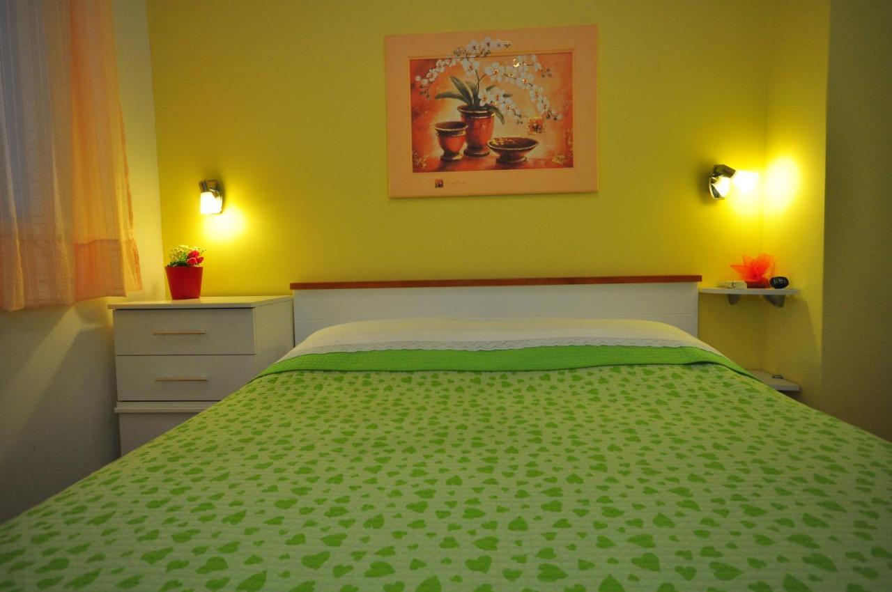 Tri Palme Apartment Prvic Sepurine Exterior foto