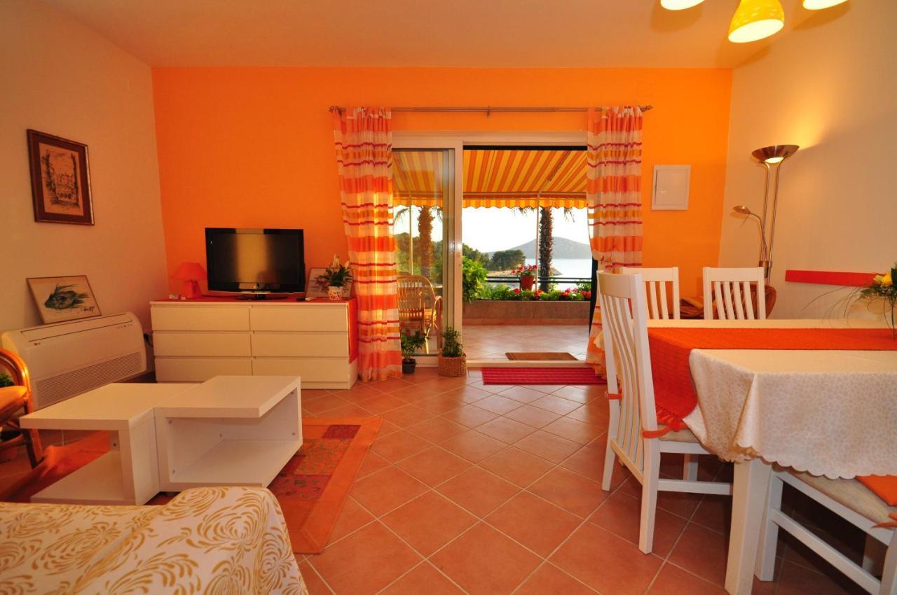 Tri Palme Apartment Prvic Sepurine Exterior foto