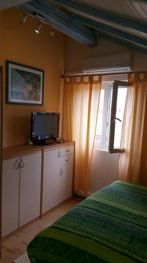 Tri Palme Apartment Prvic Sepurine Exterior foto
