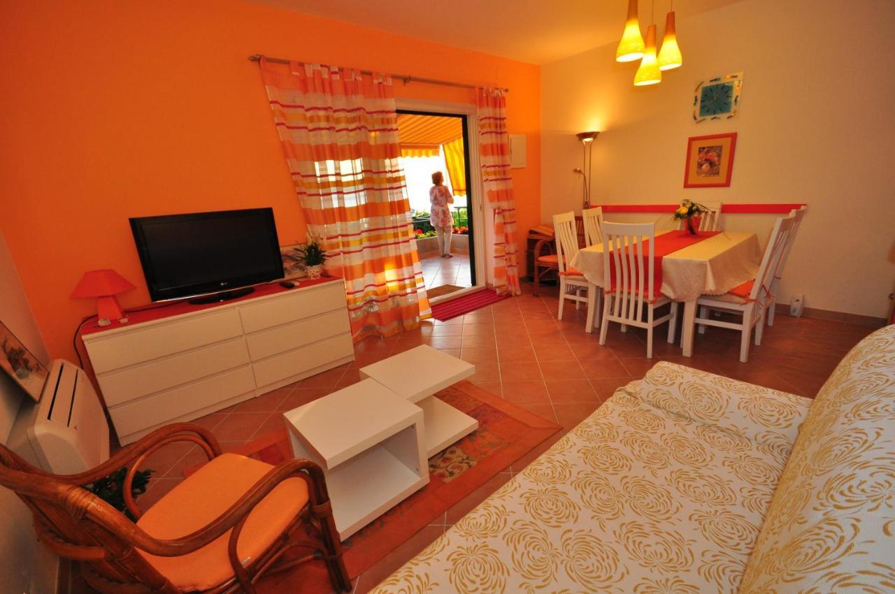 Tri Palme Apartment Prvic Sepurine Exterior foto