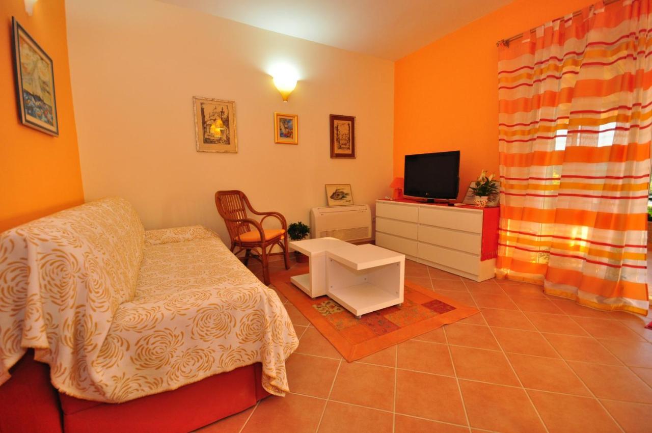 Tri Palme Apartment Prvic Sepurine Exterior foto